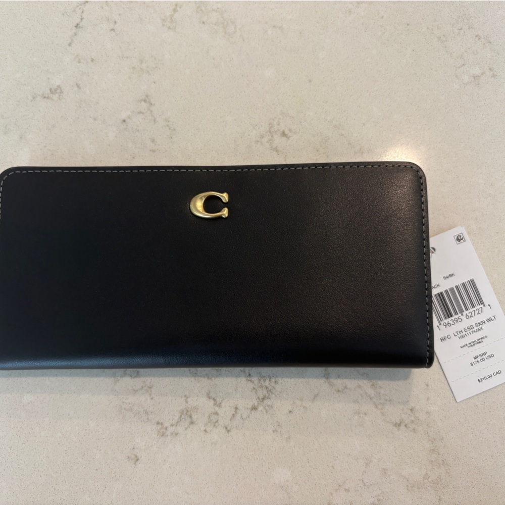 NWT Coach Essential Slim Wallet